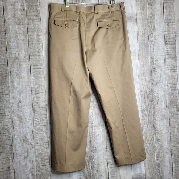 L.L Bean Dress Pants. 100% Cotton. Size 37. Item # 0KGD4 - Picture 10 of 11